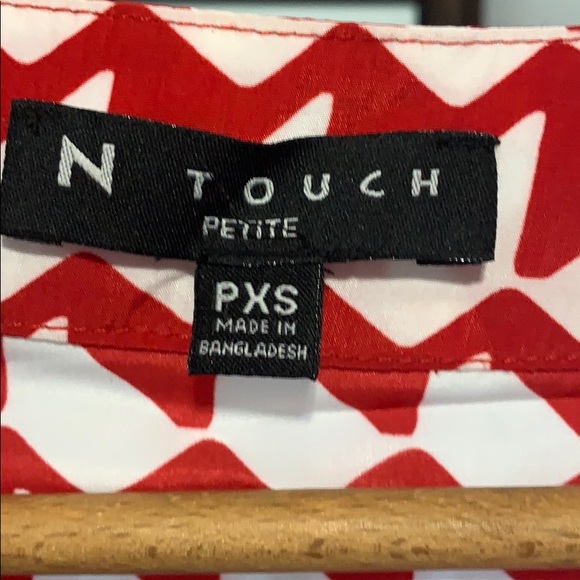 Fun patterned top - Picture 4 of 4